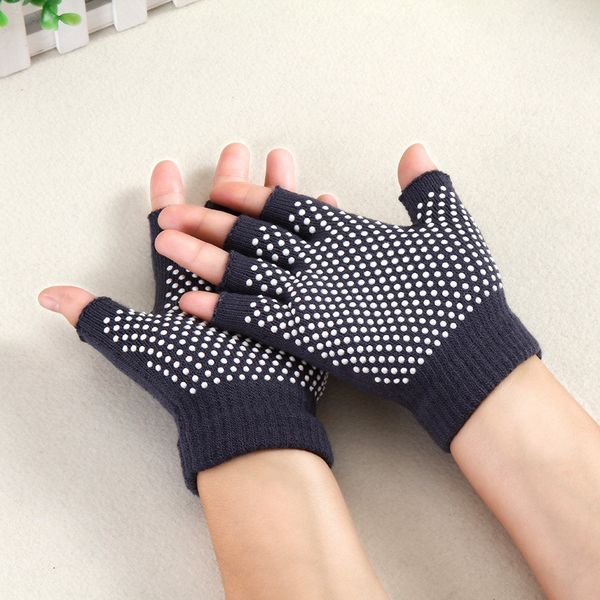 1 pair half finger anti-skid abrasion resistant yoga sports gloves women necessary pure cotton yoga pilates gloves
1 pair half finger anti-skid abrasion resistant yoga sports gloves women necessary pure cotton yoga pilates gloves