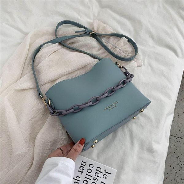 2020 fashion chain bucket woman pu leather shoulder bag solid letter composite bag black crossbody versatile purses and handbags 
2020 fashion chain bucket woman pu leather shoulder bag solid letter composite bag black crossbody versatile purses and handbags