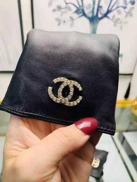 brand new leather gloves, monogrammed design, warm and soft touch gloves for ladies in winter, Blue;gray
brand new leather gloves, monogrammed design, warm and soft touch gloves for ladies in winter, Blue;gray