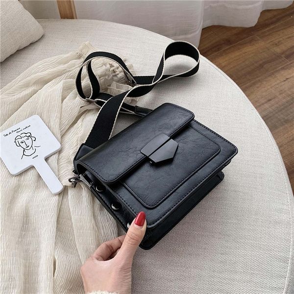 lady solid color pu leather crossbody bags for women 2020 fashion simple shoulder messenger bag female handbags
lady solid color pu leather crossbody bags for women 2020 fashion simple shoulder messenger bag female handbags