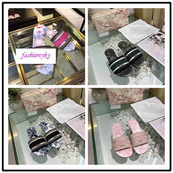 high-quality new dazzle flowers women designer slippers flat bottom embroidery sandal floral brocade slipper striped beach causal sandals, Black
high-quality new dazzle flowers women designer slippers flat bottom embroidery sandal floral brocade slipper striped beach causal sandals, Black