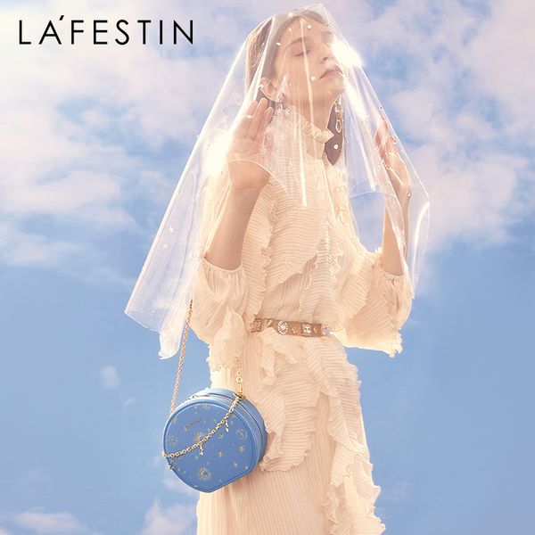 la festin 2020 summer new fashion haze blue silk embroidery small round bag chain shoulder messenger female bag
la festin 2020 summer new fashion haze blue silk embroidery small round bag chain shoulder messenger female bag
