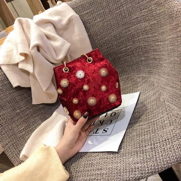 chain shoulder bag set for women velvet rivet bucket handbags and purses vintage summer solid messenger bag bolsos mujer
chain shoulder bag set for women velvet rivet bucket handbags and purses vintage summer solid messenger bag bolsos mujer