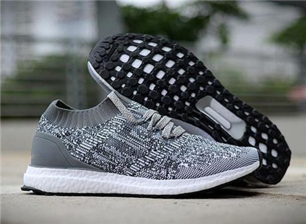 дизайнер обувь 4,5 uncaged спортивной обуви женщины ультра 4,5 primeknit дизайнер белой черные беговая спорта zapatillas обувь кроссовки, Black
дизайнер обувь 4,5 uncaged спортивной обуви женщины ультра 4,5 primeknit дизайнер белой черные беговая спорта zapatillas обувь кроссовки, Black