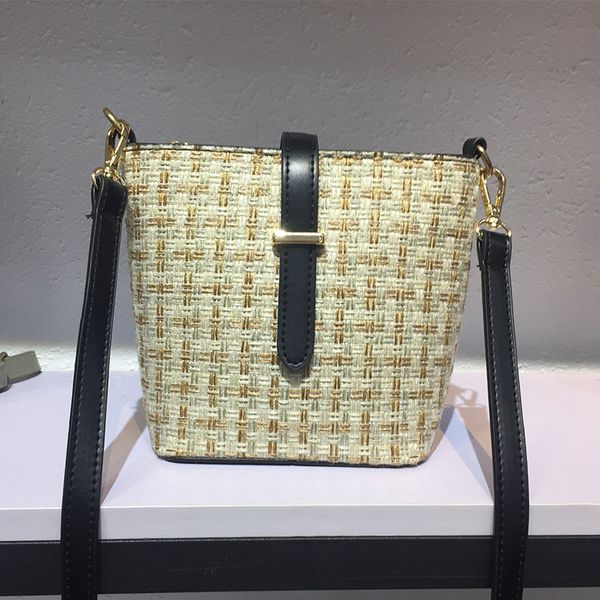 woven woolen bucket shoulder bag small beach handbags women summer handmade messenger crossbody bags with strap and zipper
woven woolen bucket shoulder bag small beach handbags women summer handmade messenger crossbody bags with strap and zipper