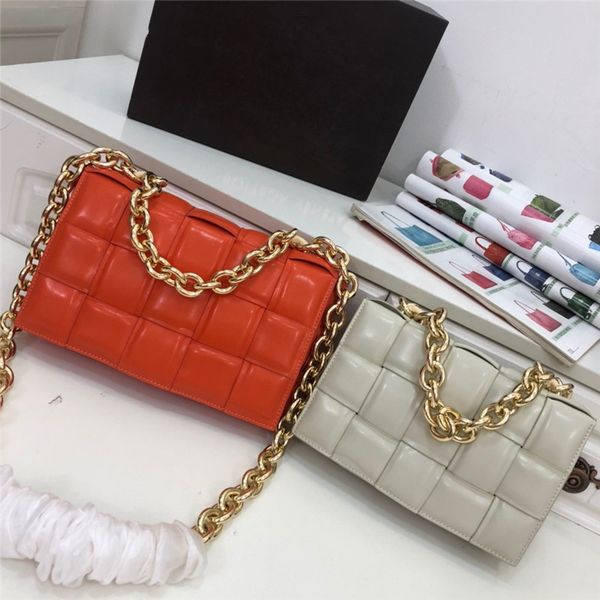 sell european and american fashion leather woven pillow tofu packet network red retro small square package female shoulder message bag
sell european and american fashion leather woven pillow tofu packet network red retro small square package female shoulder message bag