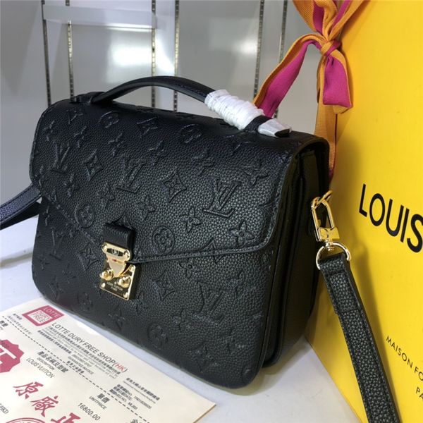 european and american fashion classic portable embossed leather crossbody bag
european and american fashion classic portable embossed leather crossbody bag