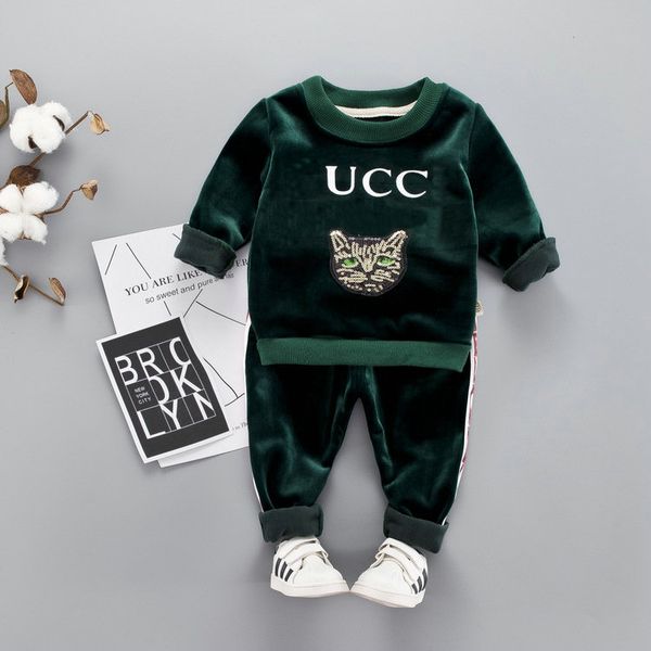 1-5 years old Baby boy girl autumn and winter wear thick baby gold carved cashmere baby children's suit jacket and pants GG09876
1-5 years old Baby boy girl autumn and winter wear thick baby gold carved cashmere baby children's suit jacket and pants GG09876