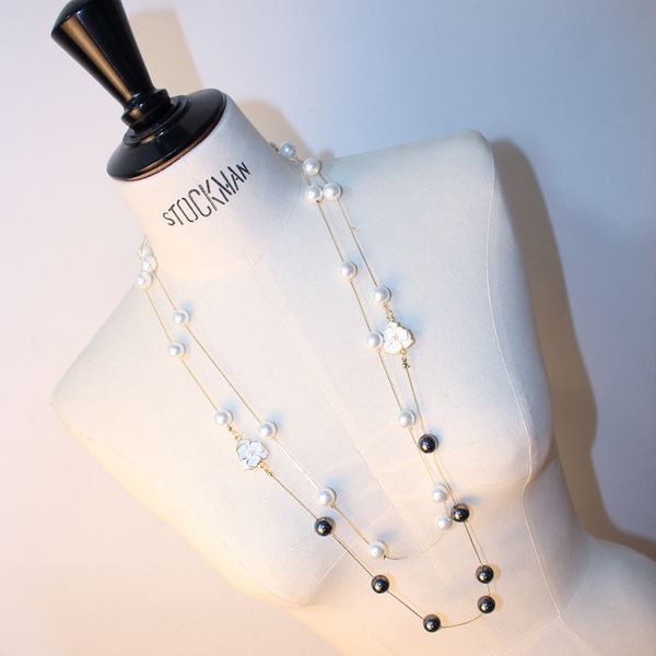 Fashion designer luxury classic elegant camellia flower long double layer sweater pearl statement necklace for woman winter autumn
Fashion designer luxury classic elegant camellia flower long double layer sweater pearl statement necklace for woman winter autumn