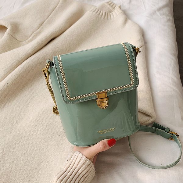 2020 new spring and summer women's bags shoulder small package chain fashion diagonal temperament small women's bags
2020 new spring and summer women's bags shoulder small package chain fashion diagonal temperament small women's bags