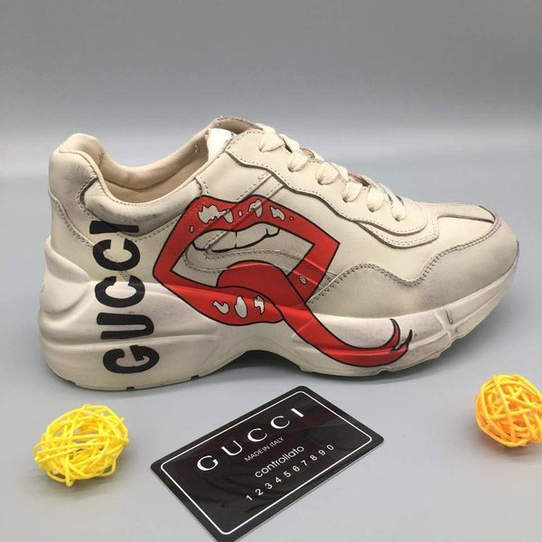 dhl mens rhyton leather sneaker print glitter strawberry sneakers fashion dad running luxury designer women shoes, Black;red
dhl mens rhyton leather sneaker print glitter strawberry sneakers fashion dad running luxury designer women shoes, Black;red
