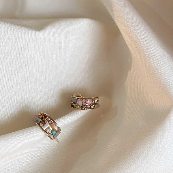 vintage colorful teardrop rhinestone zircon hoop earrings temperament for women crystal ear accessory fashion jewelry, Golden;silver
vintage colorful teardrop rhinestone zircon hoop earrings temperament for women crystal ear accessory fashion jewelry, Golden;silver