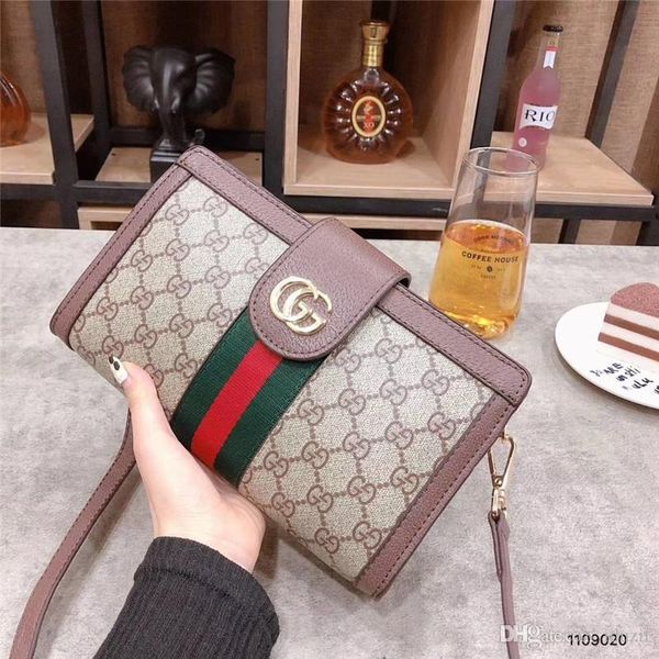 2018 fashion love heart v wave pattern satchel designer shoulder bag chain handbag luxury crossbody purse lady tote bags
2018 fashion love heart v wave pattern satchel designer shoulder bag chain handbag luxury crossbody purse lady tote bags