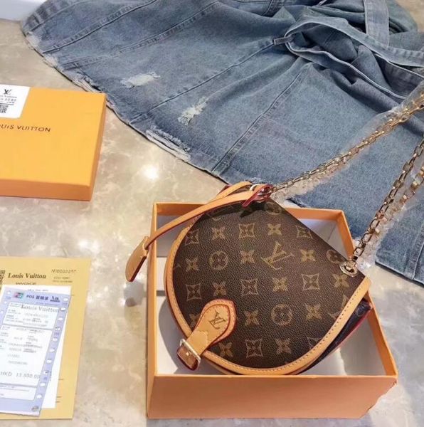 2019 new explo ion model houlder bag retro ladie fa hion houlder bag cla ic print me enger bag handbag two color ize 25 cm 18c
2019 new explo ion model houlder bag retro ladie fa hion houlder bag cla ic print me enger bag handbag two color ize 25 cm 18c