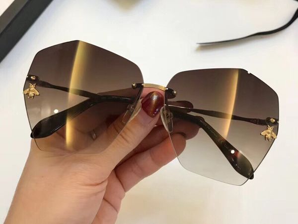 luxury-sunglasses for women brand design popular fashion summer style with the bees uv400 connection lens come with case, White;black
luxury-sunglasses for women brand design popular fashion summer style with the bees uv400 connection lens come with case, White;black