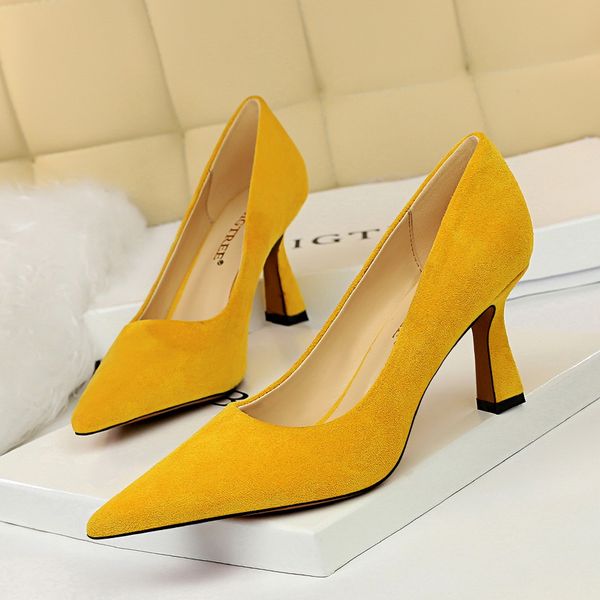 2020 spring fashion women yellow black 7.5cm high heels plus size 42 43 low heels pumps tacones escarpins office quality shoes
2020 spring fashion women yellow black 7.5cm high heels plus size 42 43 low heels pumps tacones escarpins office quality shoes