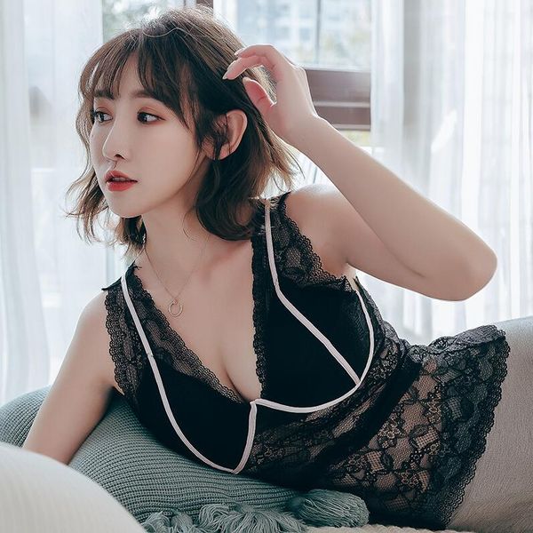 korean-style lace chest pad tube anti-exposure vest wrapped long underwear female students, Red;black
korean-style lace chest pad tube anti-exposure vest wrapped long underwear female students, Red;black