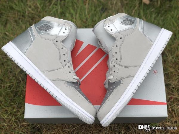 authentic 2020 air 1 high og japan 2001 2020 co.jp man basketball shoes neutral grey white metallic silver sports with original box
authentic 2020 air 1 high og japan 2001 2020 co.jp man basketball shoes neutral grey white metallic silver sports with original box