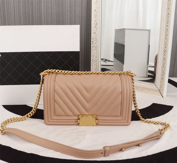 nude pink color rectangle shape medium size twill genuine soft leather with sheet metal snap decorative suitable for lady shoulder bags
nude pink color rectangle shape medium size twill genuine soft leather with sheet metal snap decorative suitable for lady shoulder bags