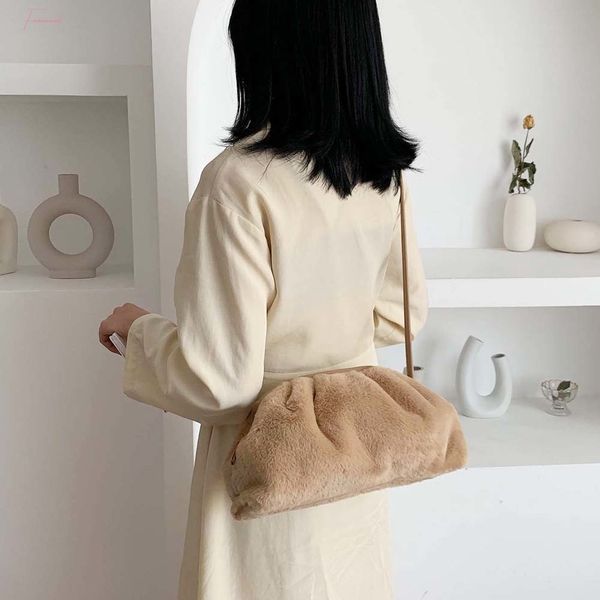 cloud wrapped soft plush madame bag single shoulder slant dumpling bag handbag day clutches bags evening handbags
cloud wrapped soft plush madame bag single shoulder slant dumpling bag handbag day clutches bags evening handbags
