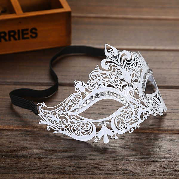 2020 fashion 2 color metal filigree venetian beautiful luxury masquerade mask mardi gras party eye mask macka with rhinestones
2020 fashion 2 color metal filigree venetian beautiful luxury masquerade mask mardi gras party eye mask macka with rhinestones