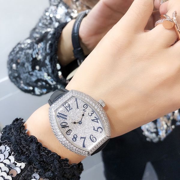 алмаз часы 34mm 6 цвет новые элегантные модные женские часы женщина дизайнер роскошные часы montres люксусный налить femmes montre de luxe, Slivery;brown
алмаз часы 34mm 6 цвет новые элегантные модные женские часы женщина дизайнер роскошные часы montres люксусный налить femmes montre de luxe, Slivery;brown