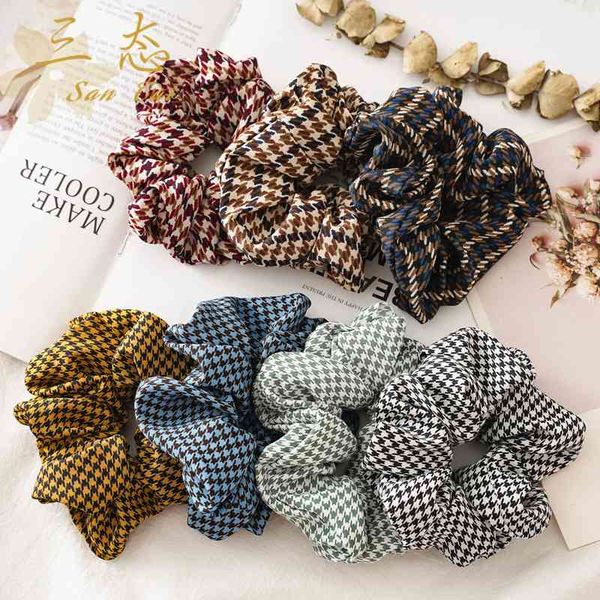new large intestine wind ladies elegant spring and summer thin section houndstooth hair ring jewelry, Slivery;white
new large intestine wind ladies elegant spring and summer thin section houndstooth hair ring jewelry, Slivery;white