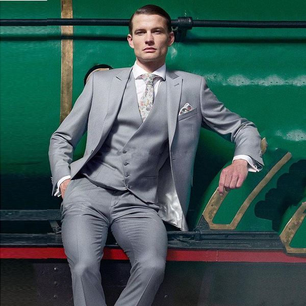 one button groomsmen peak lapel wedding groom tuxedos men suits wedding/prom/dinner man blazer(jacket+tie+vest+pants) 297, Black;gray
one button groomsmen peak lapel wedding groom tuxedos men suits wedding/prom/dinner man blazer(jacket+tie+vest+pants) 297, Black;gray