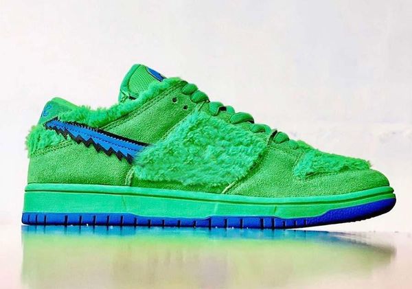 2020 release grateful dead x sb dunk low green bear running shoes green spark soar upper suede skateboarding shoes sports sneakers
2020 release grateful dead x sb dunk low green bear running shoes green spark soar upper suede skateboarding shoes sports sneakers