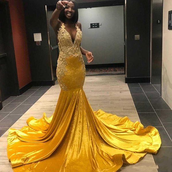 amazing yellow mermaid beaded prom dresses halter deep v neck appliqued black girl evening gowns sweep train velvet formal dress
amazing yellow mermaid beaded prom dresses halter deep v neck appliqued black girl evening gowns sweep train velvet formal dress