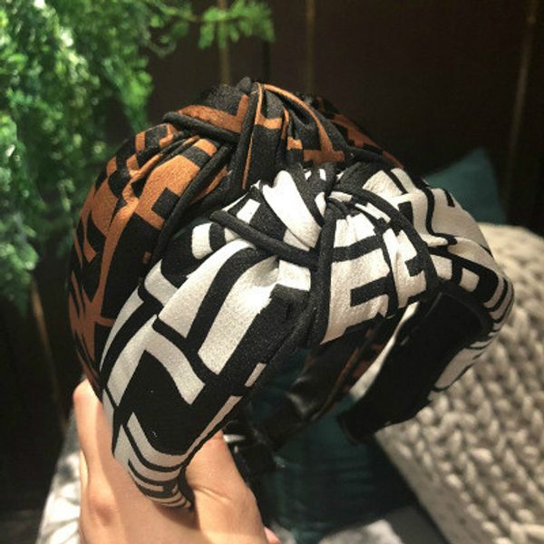 2020 fashion hair accessories women's knotted letters wide side headband wild wash sports headband hair band head scarf for girl, Silver
2020 fashion hair accessories women's knotted letters wide side headband wild wash sports headband hair band head scarf for girl, Silver