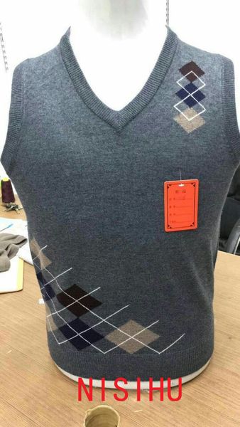 new design male casual v-neck argyle sweater vest sleeveless fashion plaid sweater mens cashmere wool vest pullovers, White;black
new design male casual v-neck argyle sweater vest sleeveless fashion plaid sweater mens cashmere wool vest pullovers, White;black