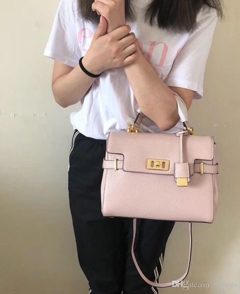 high-end custom quality handbag designer handbag fashion academy style with detachable shoulder strap single shoulder crossback
high-end custom quality handbag designer handbag fashion academy style with detachable shoulder strap single shoulder crossback