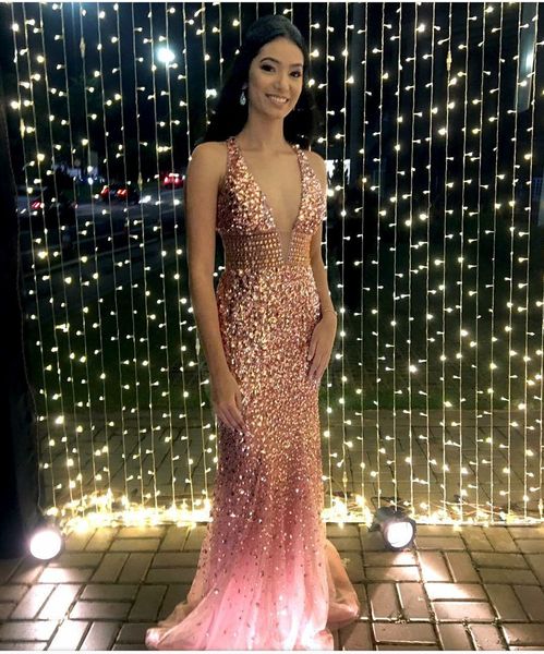 2019 Shinning Crystal Jewel Mermaid Prom Dresses Backless Beads Tulle Plunging Sexy Celebrity Evening Party Dress Fromal Wear
2019 Shinning Crystal Jewel Mermaid Prom Dresses Backless Beads Tulle Plunging Sexy Celebrity Evening Party Dress Fromal Wear