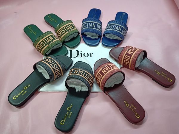 Women andal de igner hoe trigger high heel luxury lide ummer fa hion wide flat lippery with thick andal lipper flip flop
Women andal de igner hoe trigger high heel luxury lide ummer fa hion wide flat lippery with thick andal lipper flip flop