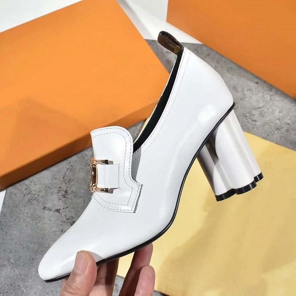 with box sneaker casual shoes trainers fashion sports shoes trainers shoes for woman by bag07 l1905
with box sneaker casual shoes trainers fashion sports shoes trainers shoes for woman by bag07 l1905