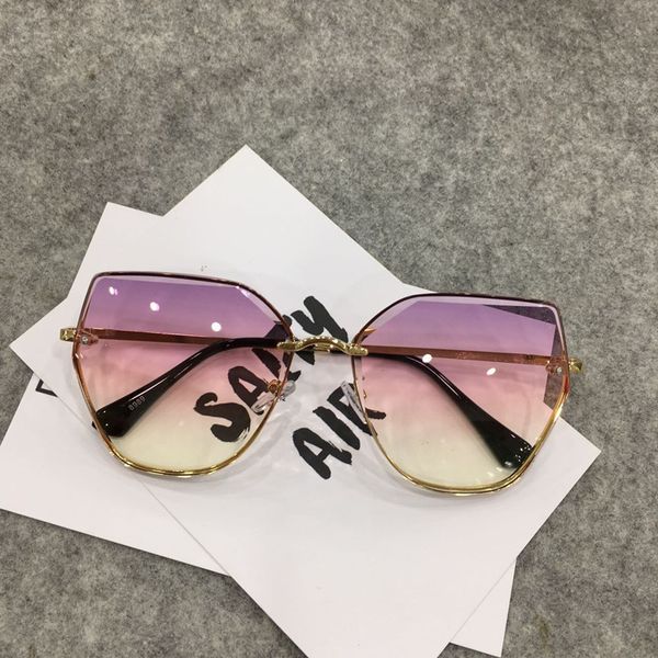 2020 new fashion rimless sunglasses female personality three-color trend sunglasses uv filter glasses repair yen, White;black
2020 new fashion rimless sunglasses female personality three-color trend sunglasses uv filter glasses repair yen, White;black
