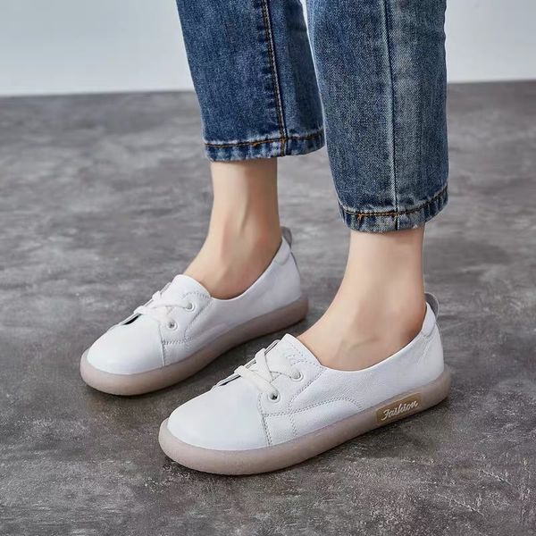 2020 women new large size flat shoes lady soft beef tendon lace up shoes, Black
2020 women new large size flat shoes lady soft beef tendon lace up shoes, Black
