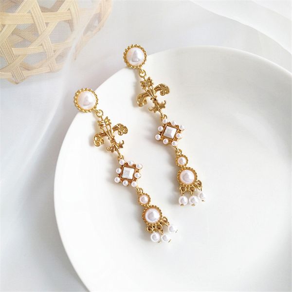 2019 fashion baroque exaggerated court female earrings retro tassels pearl rhinestone earrings gift female, Golden;silver
2019 fashion baroque exaggerated court female earrings retro tassels pearl rhinestone earrings gift female, Golden;silver