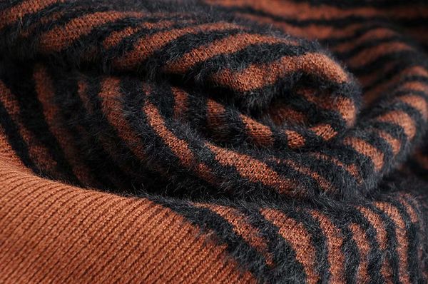 2019 autumn winter women fashion zebra pattern casual streetwear sweater ladies basic o neck long sleeve pullover sweaters s098, White;black
2019 autumn winter women fashion zebra pattern casual streetwear sweater ladies basic o neck long sleeve pullover sweaters s098, White;black
