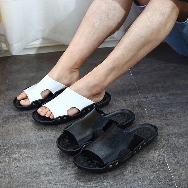 2020 men's leather slippers summer wear breathable sandals outside vacation fashion beach drag soft bottom anti-skid slippers
2020 men's leather slippers summer wear breathable sandals outside vacation fashion beach drag soft bottom anti-skid slippers