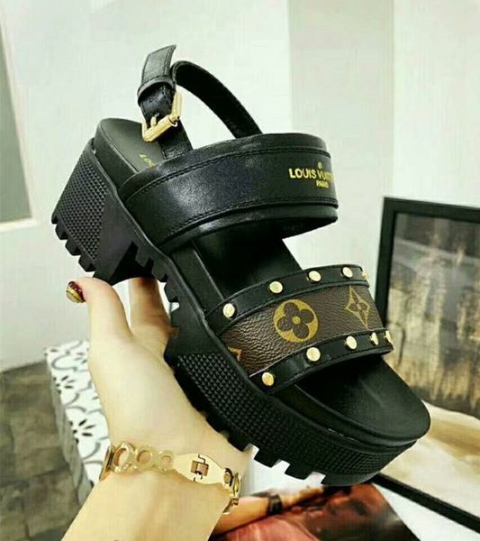 Branded women laureate platform andal de igner lady leather canva buckle andal 5cm laureate de ert boot ize35 40 
Branded women laureate platform andal de igner lady leather canva buckle andal 5cm laureate de ert boot ize35 40