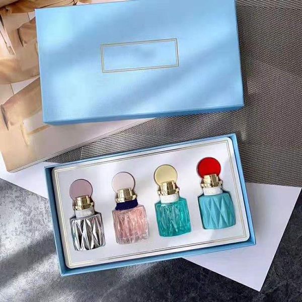 духи аромат для женщин miumiu духи лучшие продажи духи костюм хорошего качества 20мл * 4 продолжительное и приятный аромат спрей для духов 
духи аромат для женщин miumiu духи лучшие продажи духи костюм хорошего качества 20мл * 4 продолжительное и приятный аромат спрей для духов