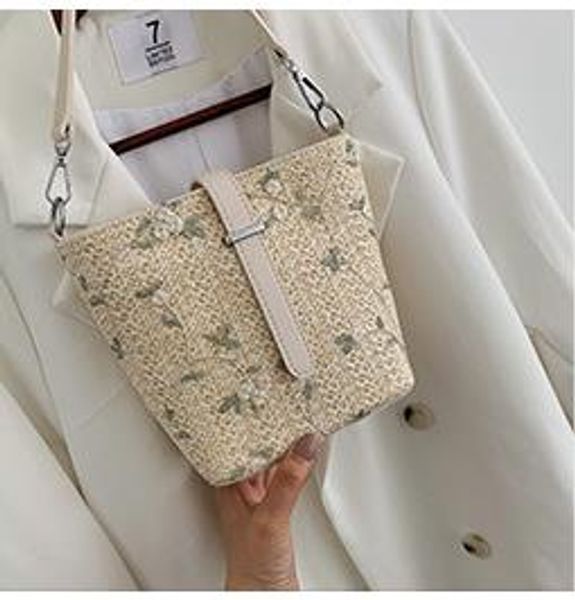 the new lace embroidered beach woven bag dual-use retro wild casual straw bag drop shipping
the new lace embroidered beach woven bag dual-use retro wild casual straw bag drop shipping
