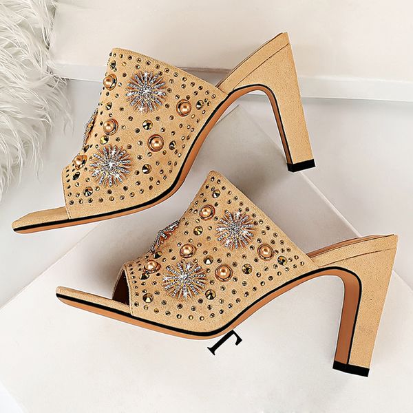 2020 women 8.5cm high heels mules yellow slides lady thick block heels slippers summer peep toe platform rivets sandals shoes, Black
2020 women 8.5cm high heels mules yellow slides lady thick block heels slippers summer peep toe platform rivets sandals shoes, Black