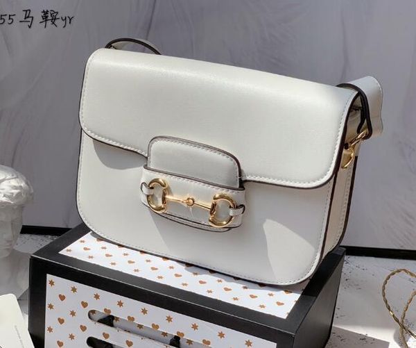 vintage 1955 saddle bag, vintage and stylish, 2019 absolutely super style, shopping must-have size: 25*18cm
vintage 1955 saddle bag, vintage and stylish, 2019 absolutely super style, shopping must-have size: 25*18cm