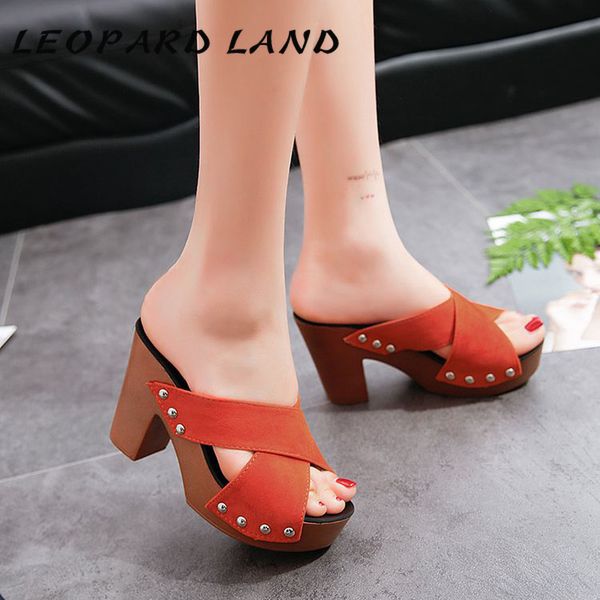 leopard land 2020 новые летние сандалии тапочки женщин слово rivet рыбы toe женщины трусы ремни толстым дном roman hykl-k33, Black
leopard land 2020 новые летние сандалии тапочки женщин слово rivet рыбы toe женщины трусы ремни толстым дном roman hykl-k33, Black