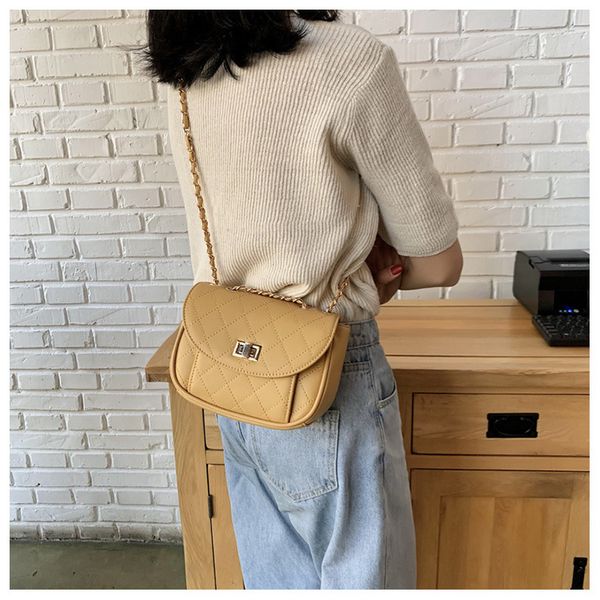 2020 new women's shoulder bag linge embroidery thread women's bag new saddle tide fashion chain crossbody
2020 new women's shoulder bag linge embroidery thread women's bag new saddle tide fashion chain crossbody