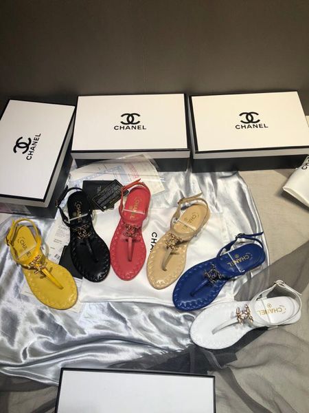 2020 new casual sandals designer ladies shoes pearl effect ladies fashion sandals effect with box size 35-40, Black
2020 new casual sandals designer ladies shoes pearl effect ladies fashion sandals effect with box size 35-40, Black
