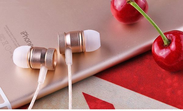 2019 European and American serpentine metal headphones in-ear subwoofer universal wire control with wheat high-quality copper ring speaker h
2019 European and American serpentine metal headphones in-ear subwoofer universal wire control with wheat high-quality copper ring speaker h
